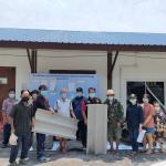 มอบกระเบื้องให้กับผู้ประสบเหตุวาตภัย(พายุฤดูร้อน)​